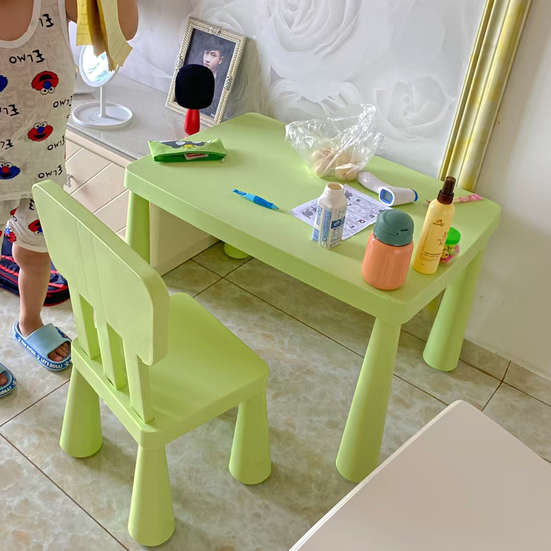 幼儿园桌椅必备神器！宝宝画画涂鸦新天地，可升降塑料小方桌