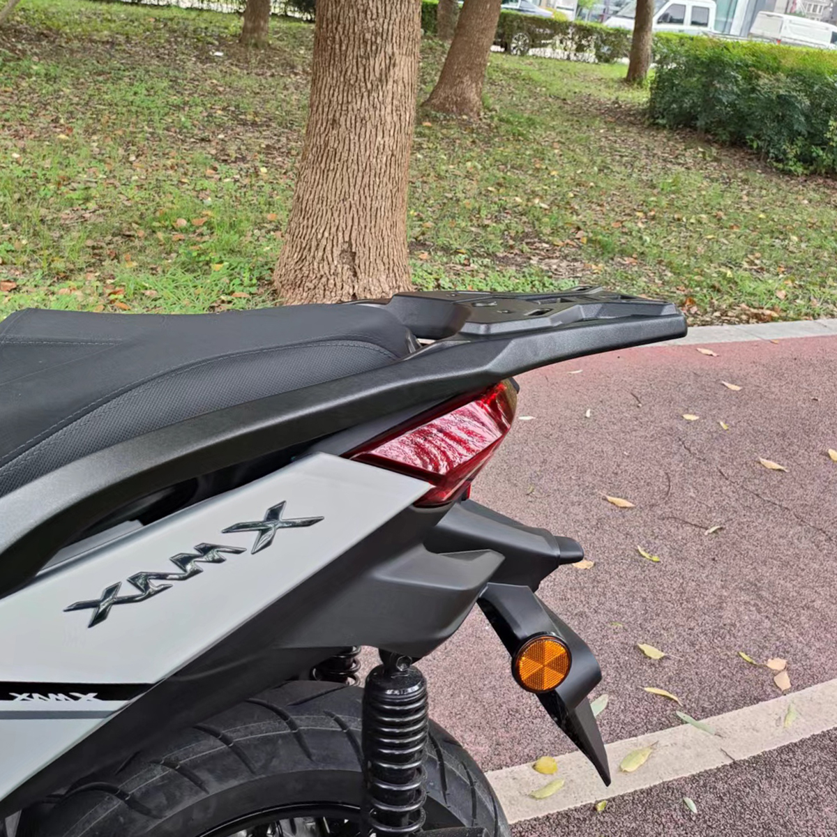 雅马哈XMAX300改装必备神器！铝合金尾箱背箱支架，让你的骑行更酷更安全！