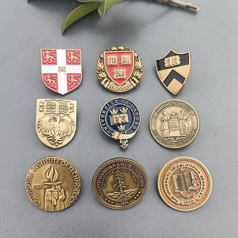 世界十大名校校徽徽章：复古金属胸针，送给朋友小孩的最佳纪念礼物！