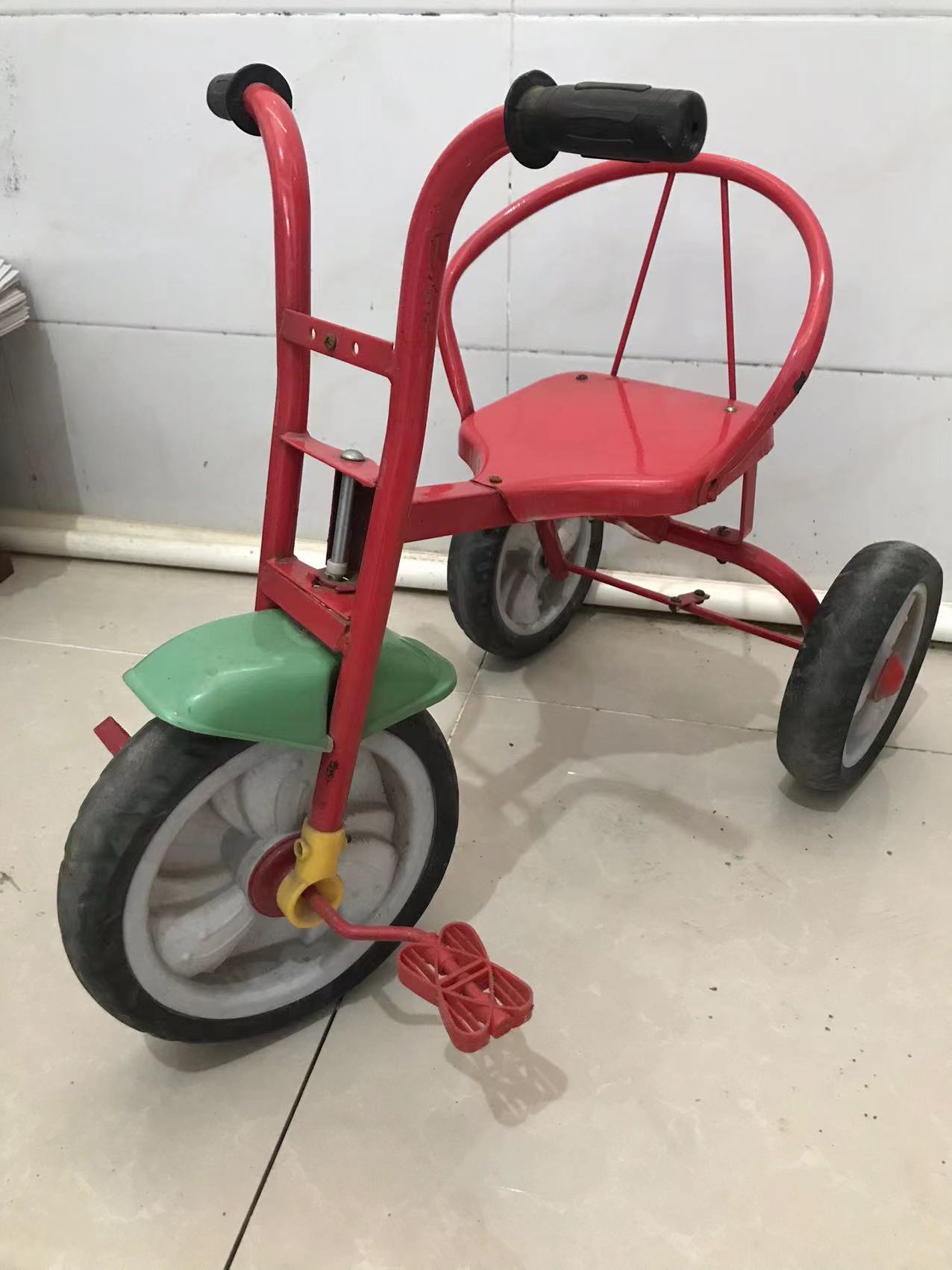 闲鱼二手市场寻宝记：幼儿园儿童三轮车，双人幼教乐趣多多！