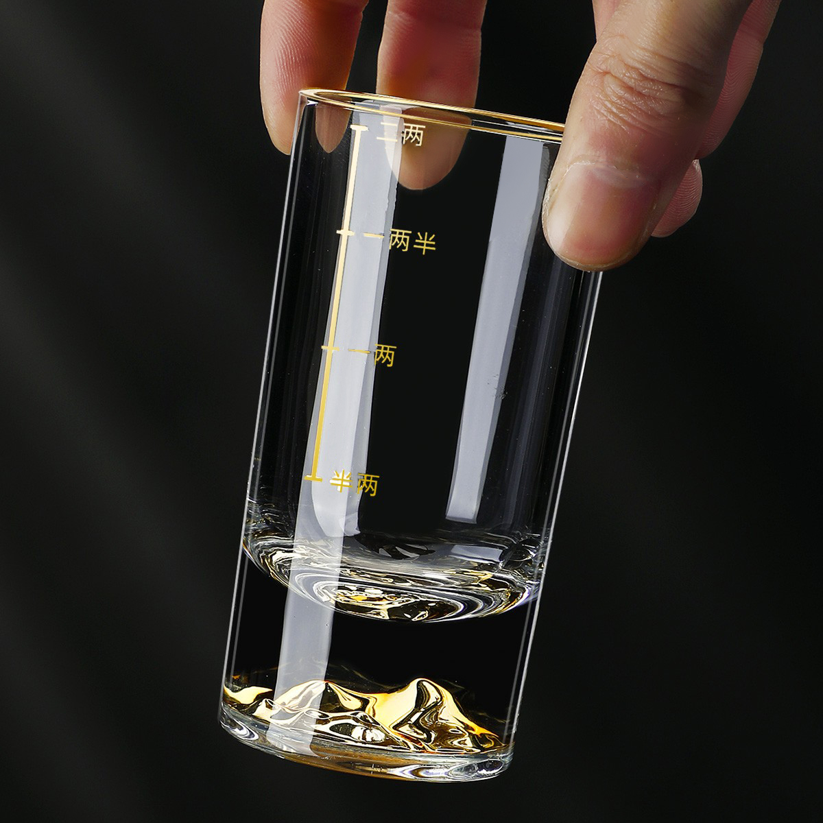 钻石切面水晶金箔白酒杯套装：奢华送礼新风尚，创意玻璃分酒器引领家居潮流