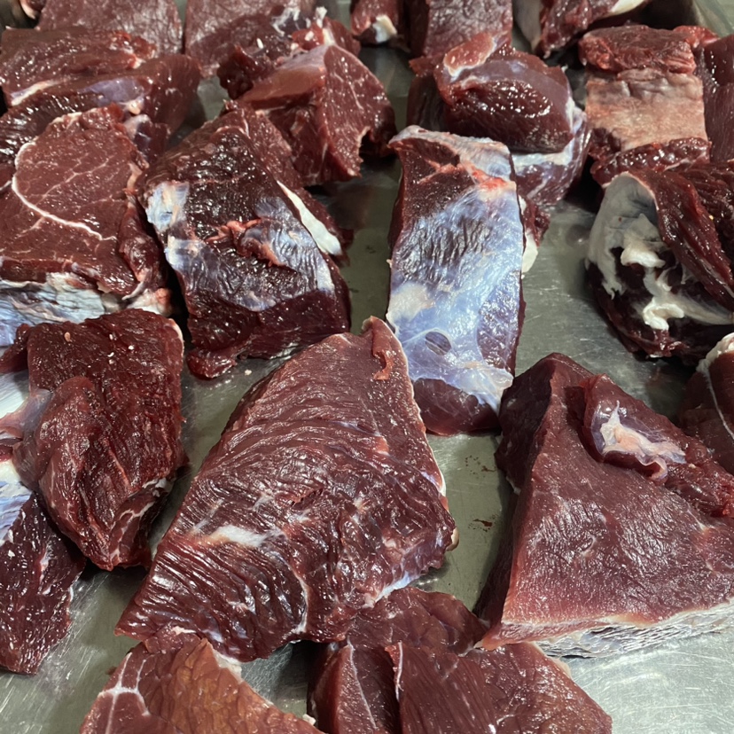 元牧希牛腩块2kg国产黄牛肉：雪花厚切新鲜生烧烤冷冻商用批发牛肉，美味的秘密武器！