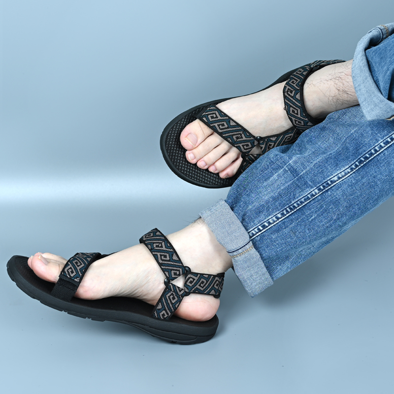 越南男士凉鞋：夏日必备，软底溯溪鞋，轻松驾驭户外与休闲！