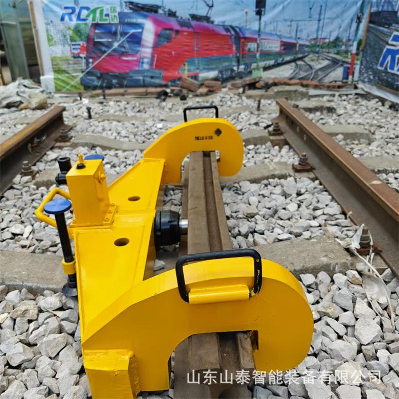钢轨弯轨机矿山景区铁路轨道弯道机P12-P73kg液压手动弯轨器工具：矿山运输的秘密武器！