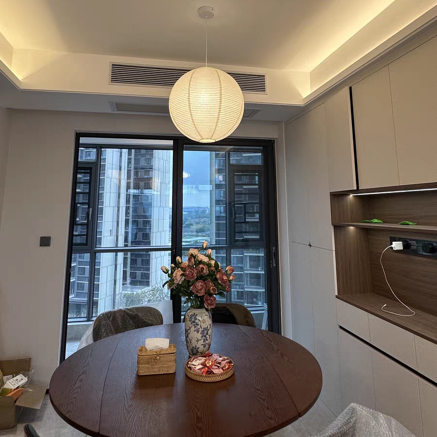 新中式铁丝灯笼印字火锅店放店手工编织圆形仿古餐饮吊灯中山定制：复古与现代的完美碰撞