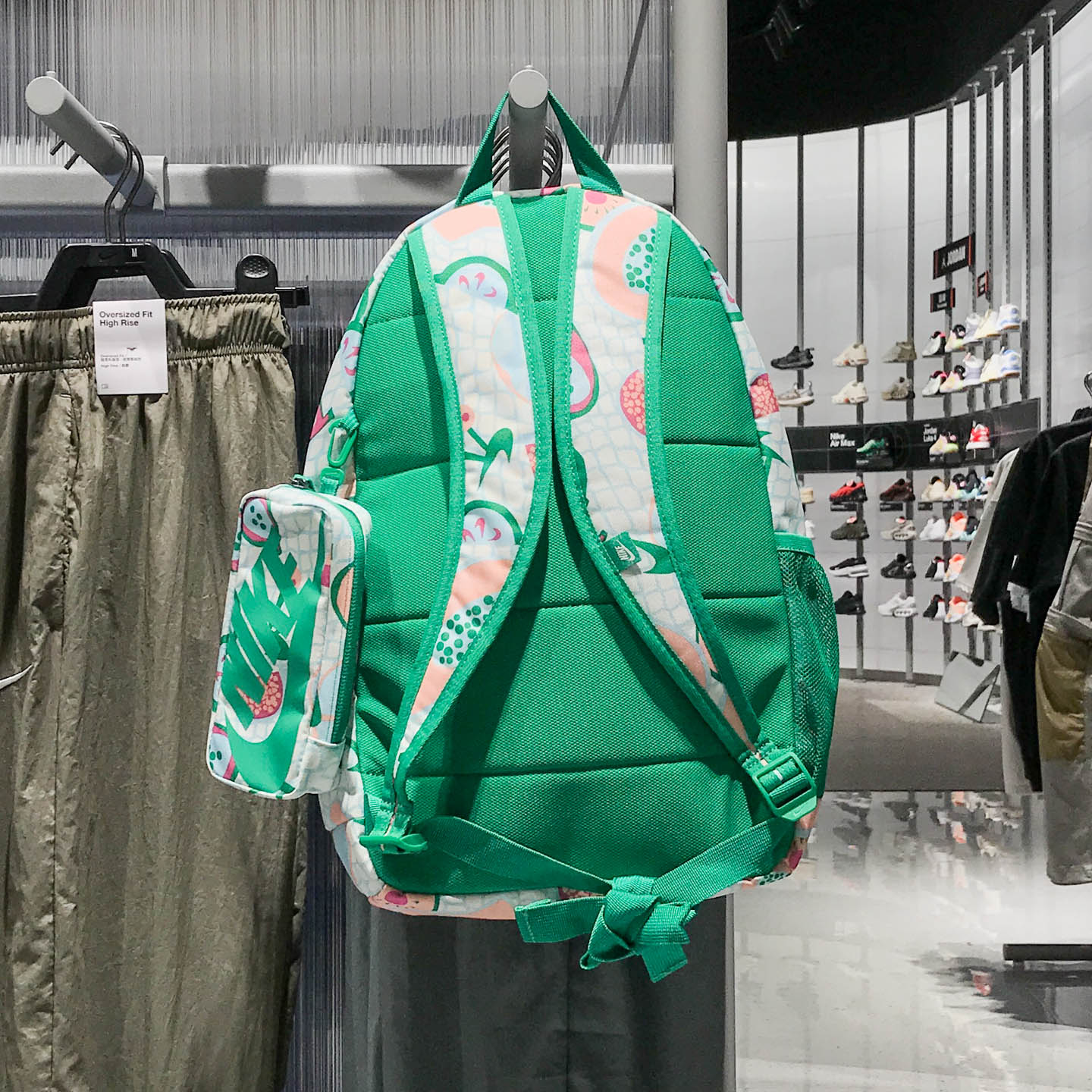 Nike耐克儿童双肩包：开学必备神器，让宝贝上学路更轻松！