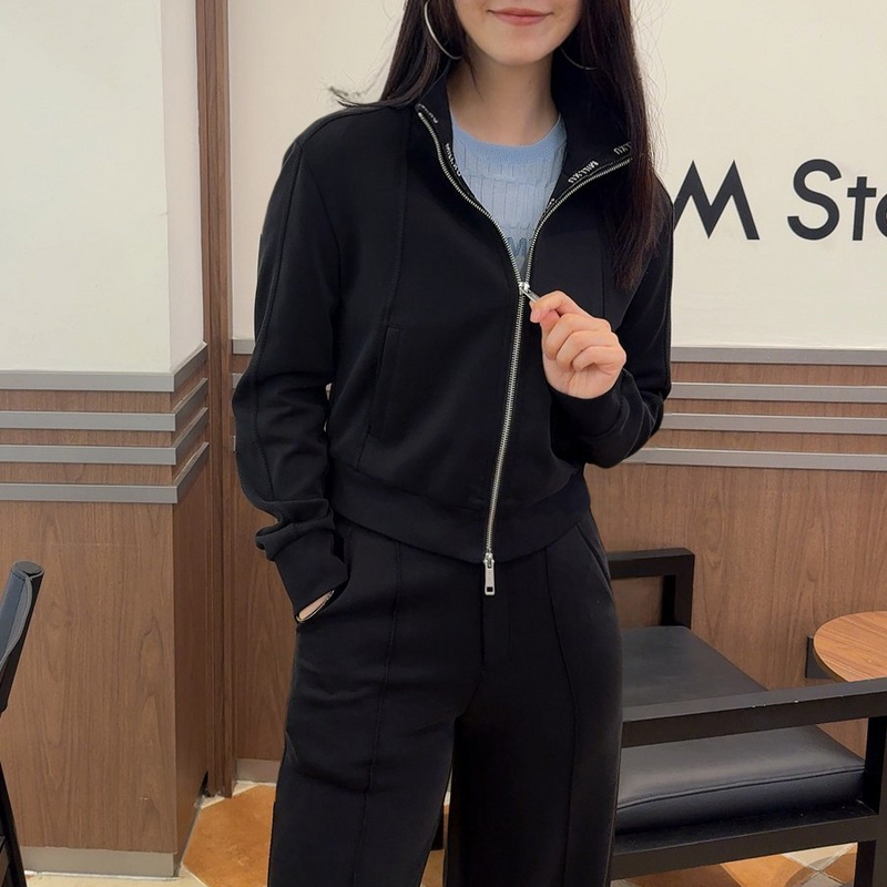 现货特价UTI卫衣外套短款黑色百搭，潮流必备！