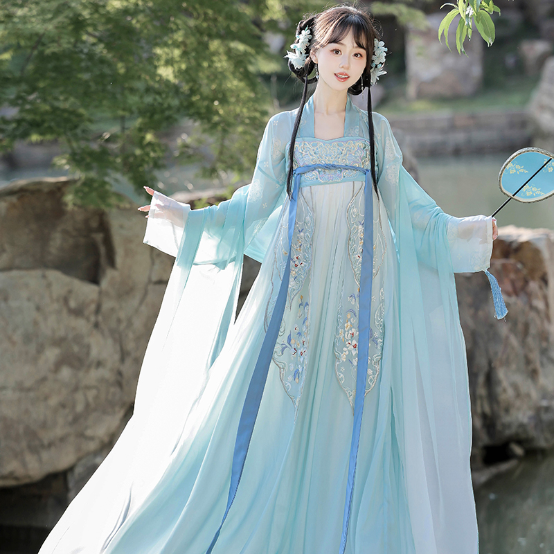汉服女一片式刺绣唐制齐胸襦裙，春日里的仙气飘飘