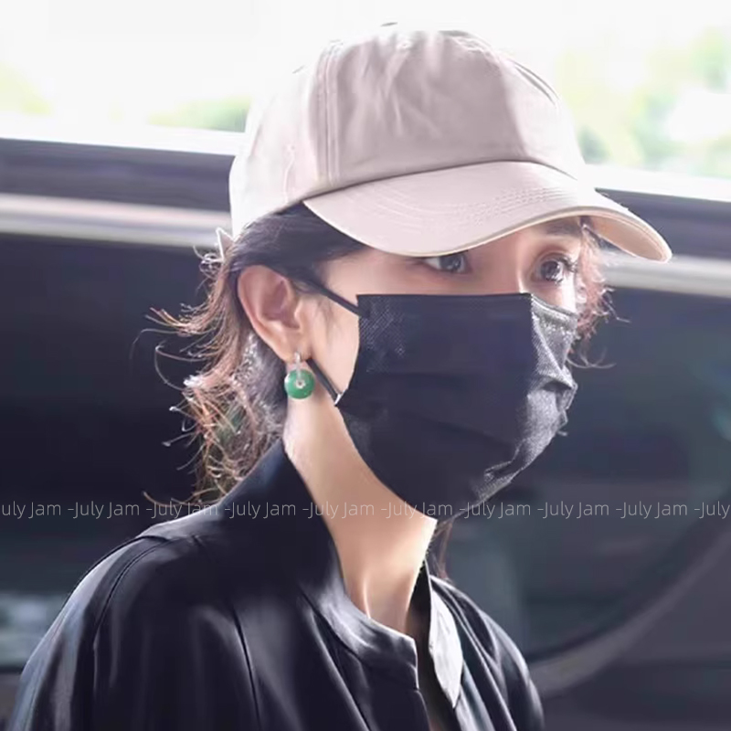 杨幂同款帝王绿翡翠干青耳环：解锁新中式美学，百搭女款的秘密武器